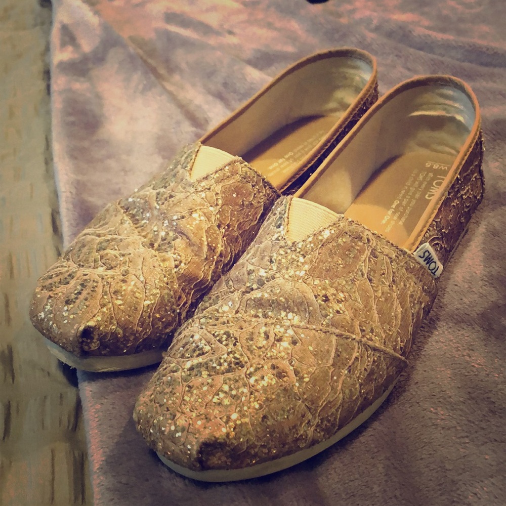 Rose Gold sparkly TOMS😍